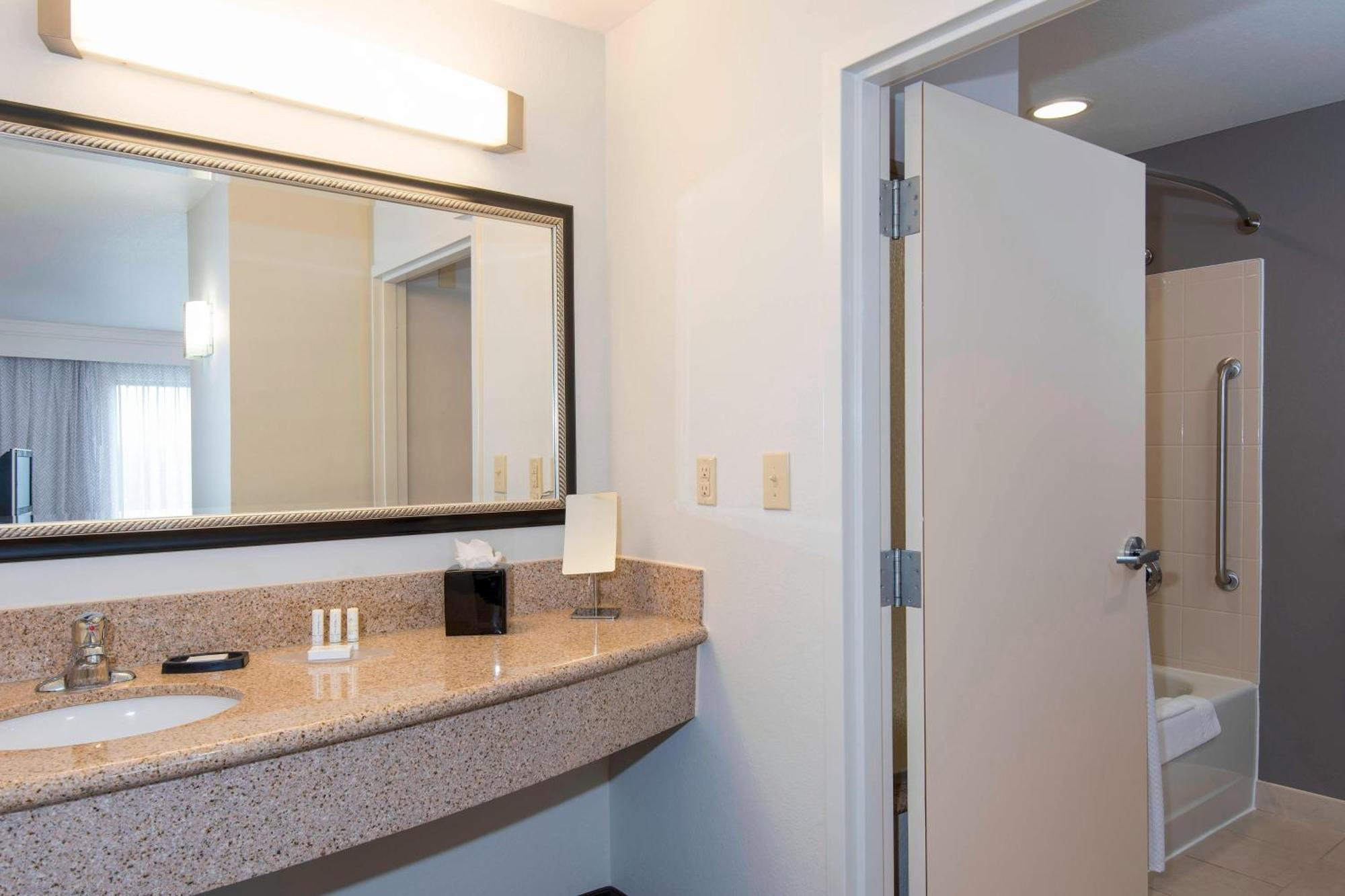 Hotel Courtyard By Marriott San Antonio North Stone Oak At Legacy Exterior foto